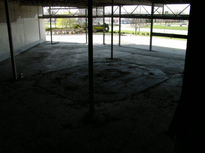 Showcase Cinemas Grand Rapids - 2002 Photo (newer photo)